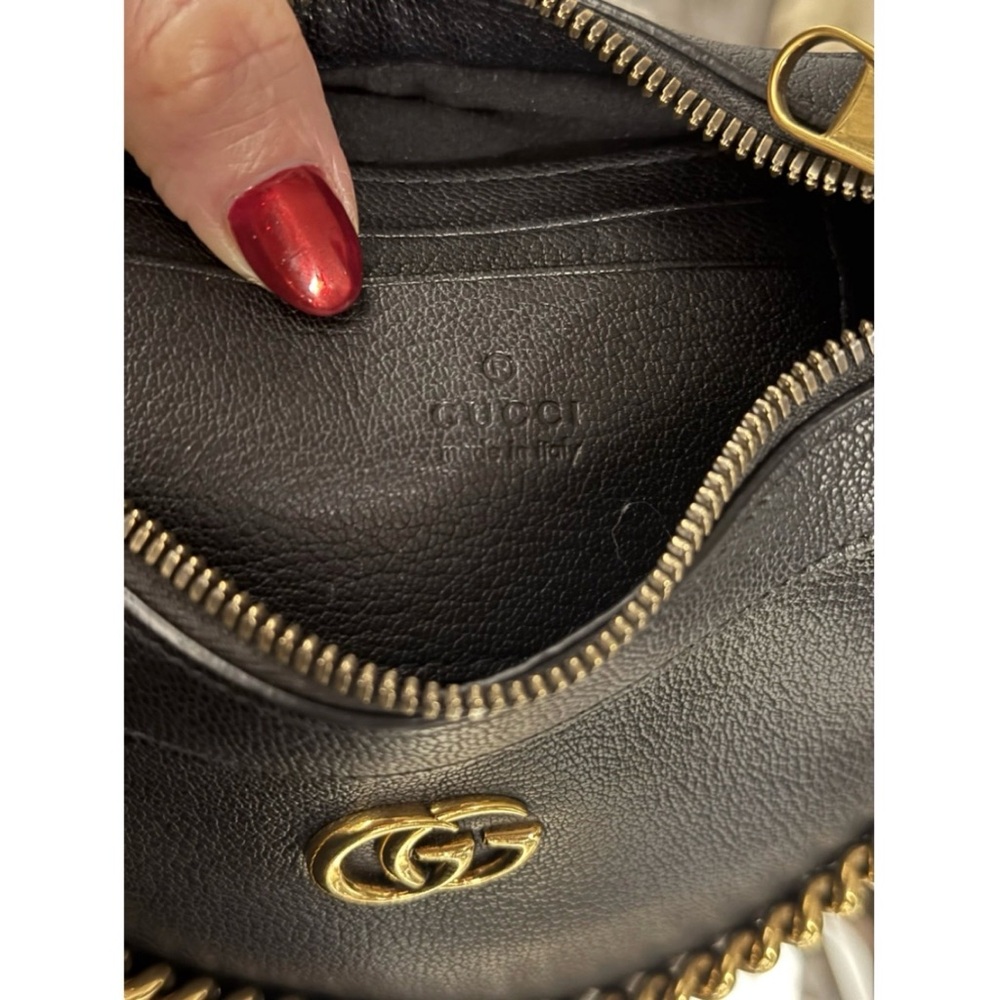 Gucci Black Leather Shoulder Bag with Gold Chain - Picture 16 of 16